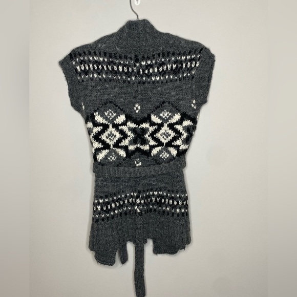 Mossimo Sweater Vest Size M Black Grey Wool Y2K Tribal Western Cozy Layer Boho - Picture 3 of 16